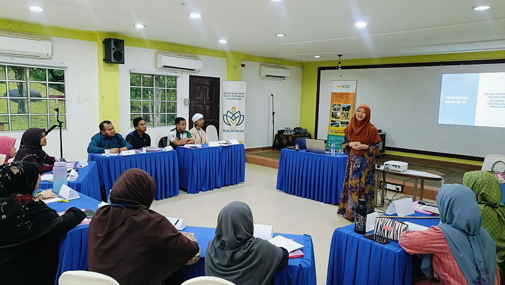 Guru Professional & Terlatih