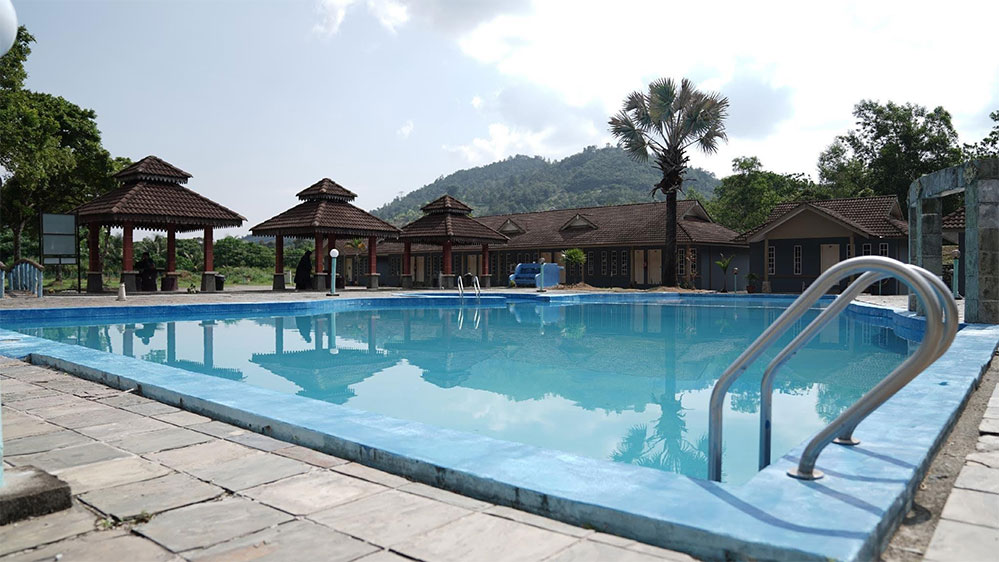 Kolam Renang MILBOS